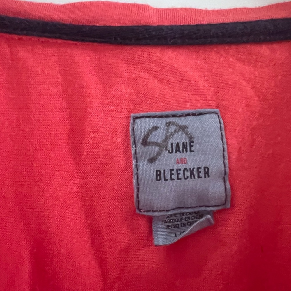 Jane And Bleecker - Jane & Bleecker Pocket T-Shirt - Picture 3 of 4